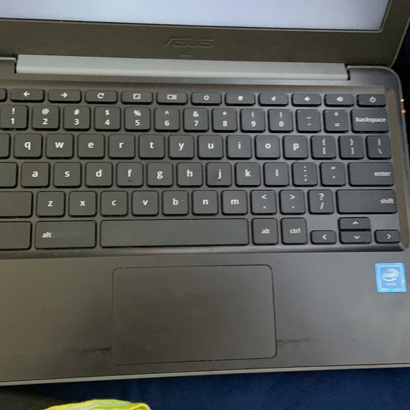 Chrome book Laptop - Picture 3 of 3